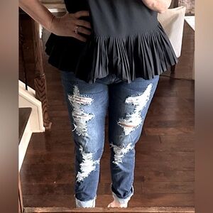 Distressed jeans 👖🌟